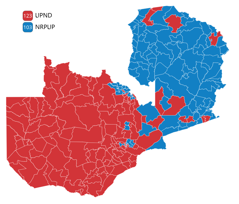Mappa dello Zambia con i risultati presidenziali per collegio elettorale: 123 collegi a maggioranza UPND (rosso) nel Sud-Ovest, 103 a maggioranza dell'opposizione (blu) nel Nord-Est